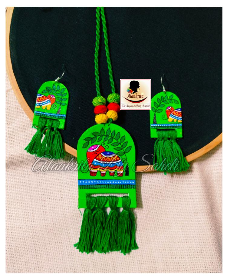 Green African Art Necklace Set